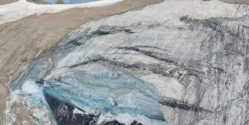 Almeno 6 persone sono morte a causa di un crollo sul ghiacciaio della Marmolada