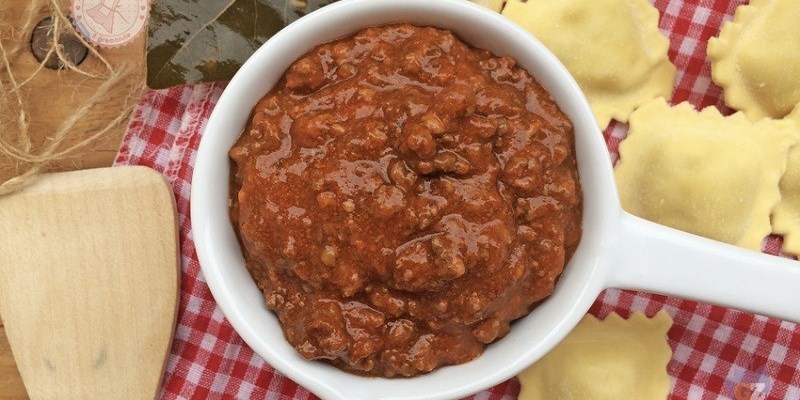 Lo rrau’ re nonna Peppina – Il ragù di nonna Peppina