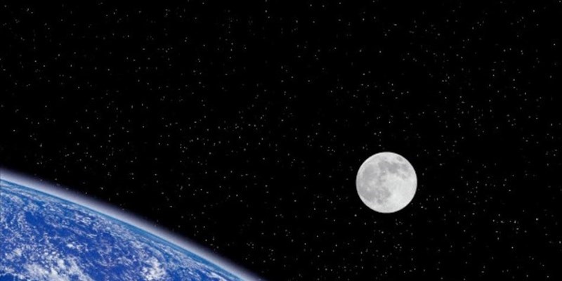 La spazzatura spaziale lascia un doppio cratere dopo essersi schiantata sulla luna